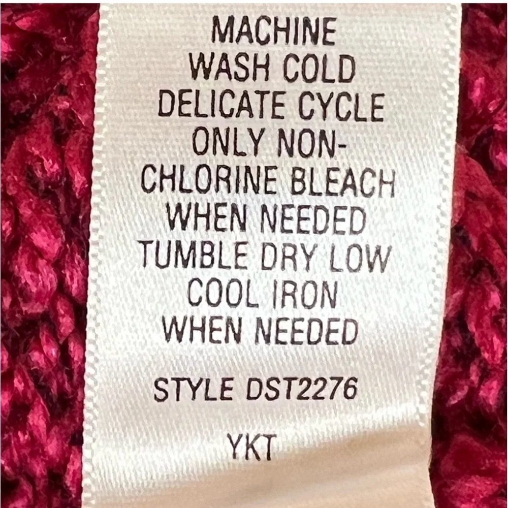 Sonoma Lifestyle Cherry V-neck Long Sleeve Sweater Size M